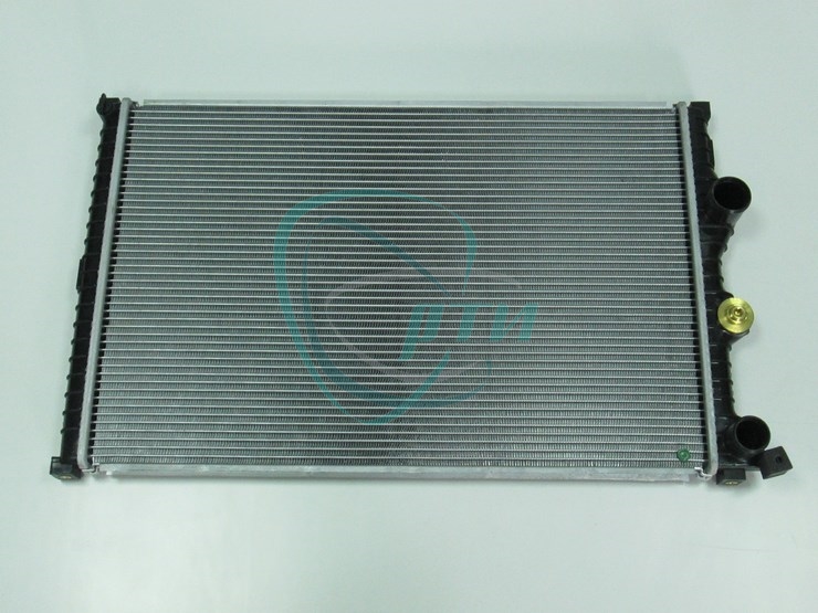 Радиатор охлаждения УАЗ 3163 Патриот дв.ЗМЗ-409 Е-2, Iveco алюминиевый 