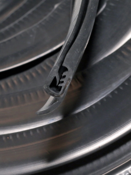 Уплотнитель двери (задней) нащельник Г-ль, ВАЗ (пороги) п/м Уралэластотехника