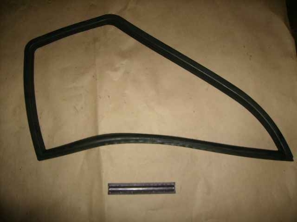 Уплотнитель стекла форточки 3302 правый ЯРТИ