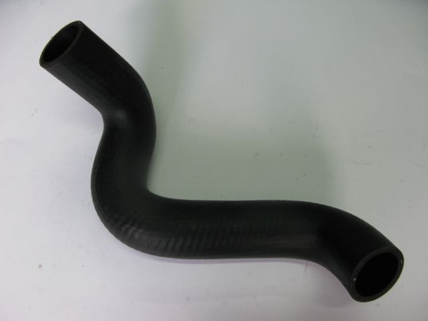 Патрубок радиатора отводящий нижний Г-ль дв.Chrysler 2246-403 ВПТ