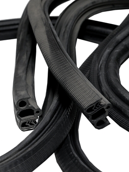 Уплотнитель проема двери ПАЗ (аварийной) Уралэластотехника