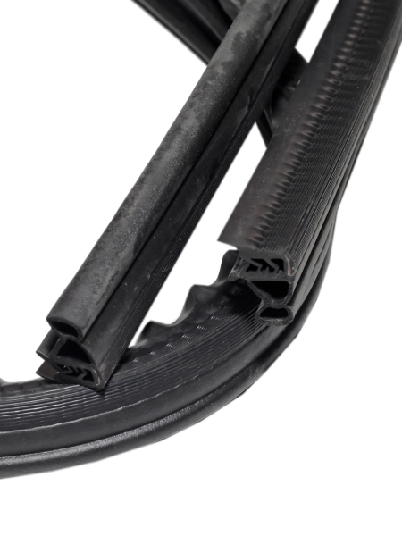 Уплотнитель проема двери УАЗ-3163 "Патриот" зад. Уралэластотехника