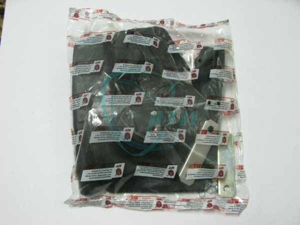 Фартук брызговика 2110 перед. (2 шт.) с крепл.