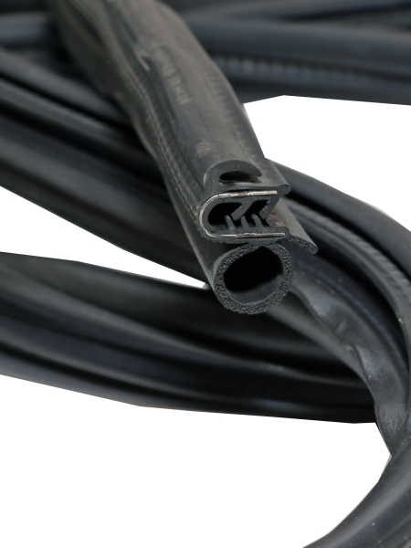 Уплотнитель проема двери Г-3110 перед. Уралэластотехника