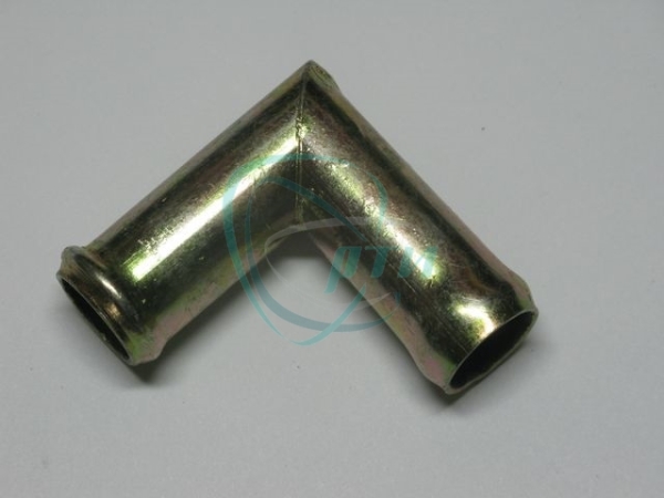 Переходник (угольник) 18мм/18мм металлический