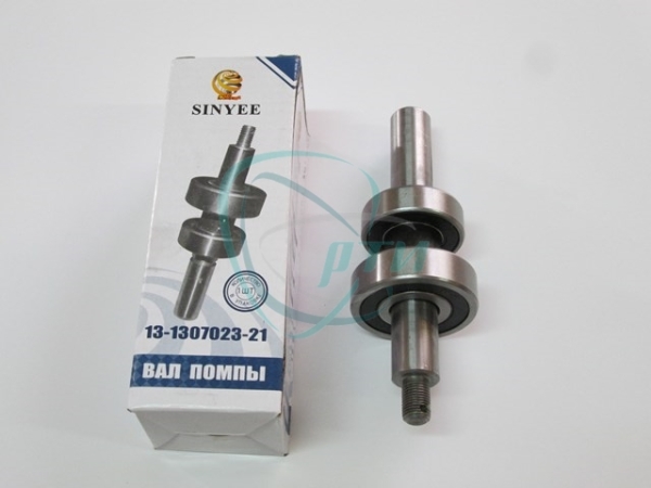 Вал помпы ГАЗ-53, УАЗ в сборе (с подшипниками)