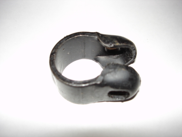 Хомут стяжной тяги рулевой трапеции 3110,2217