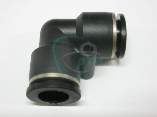 Фитинг трубки ПВХ 12 мм (угловой)