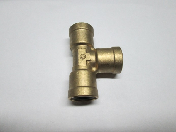 Фитинг металл. трубки ПВХ 8 мм прямой