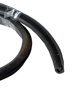 Уплотнитель капота Г-3307 (передний)