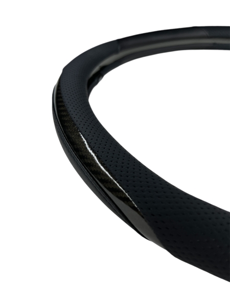 Оплетка на руль 370-390 мм экокожа (черная глянцевые вставки) KURUMAKIT