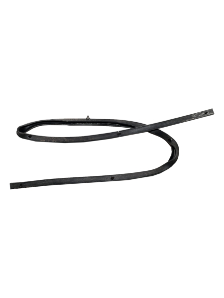 Уплотнитель капота Волга (в сборе)