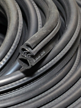 Уплотнитель проема двери Г-3110 Уралэластотехника