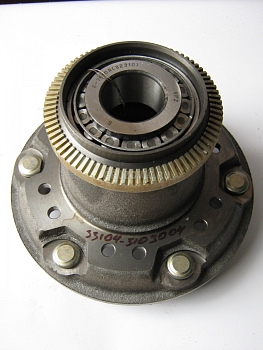 Ступица передняя Вал-й в сборе