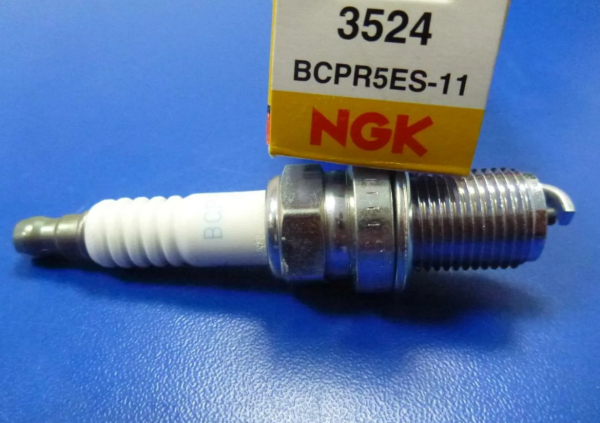 Свеча ЗМЗ-40524,40525 ЕВРО-3 (BCPR 5ES-11) NGK