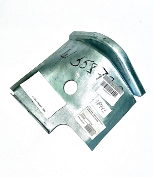 Накладка задней поперечины основания правая