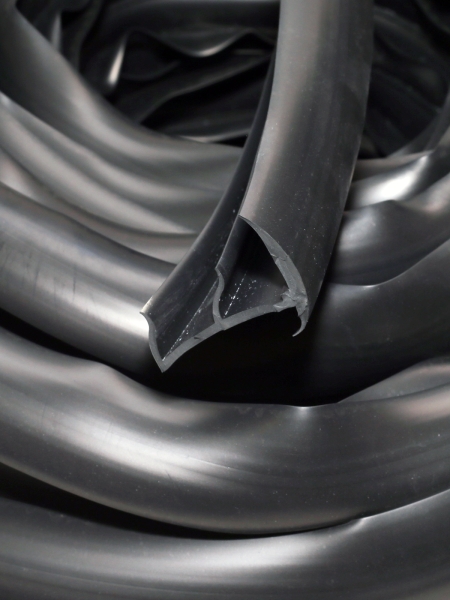 Уплотнитель двери изотерм. кузова 2-х лепестк. Обнинск