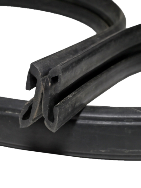 Накладка бампера 3102 зад.