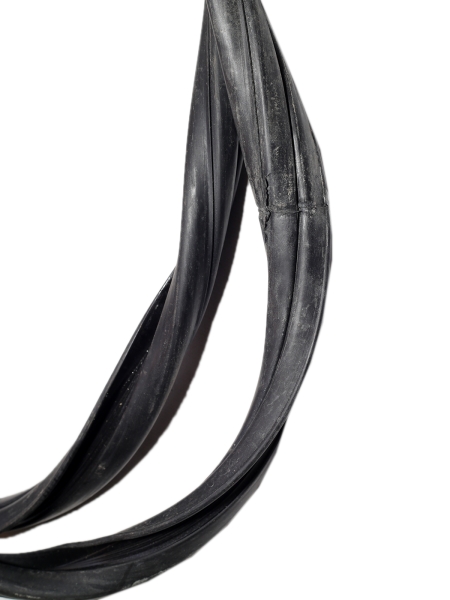 Уплотнитель стекла (лобового) В-га ЯРТИ